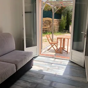 studio-avec-extrieur-sollies-toucas.fr-provencehotel.com/